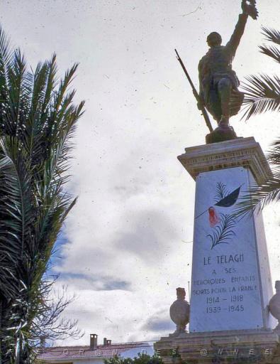 LE TELAGH MONUMENT AUX MORTS 02.jpg